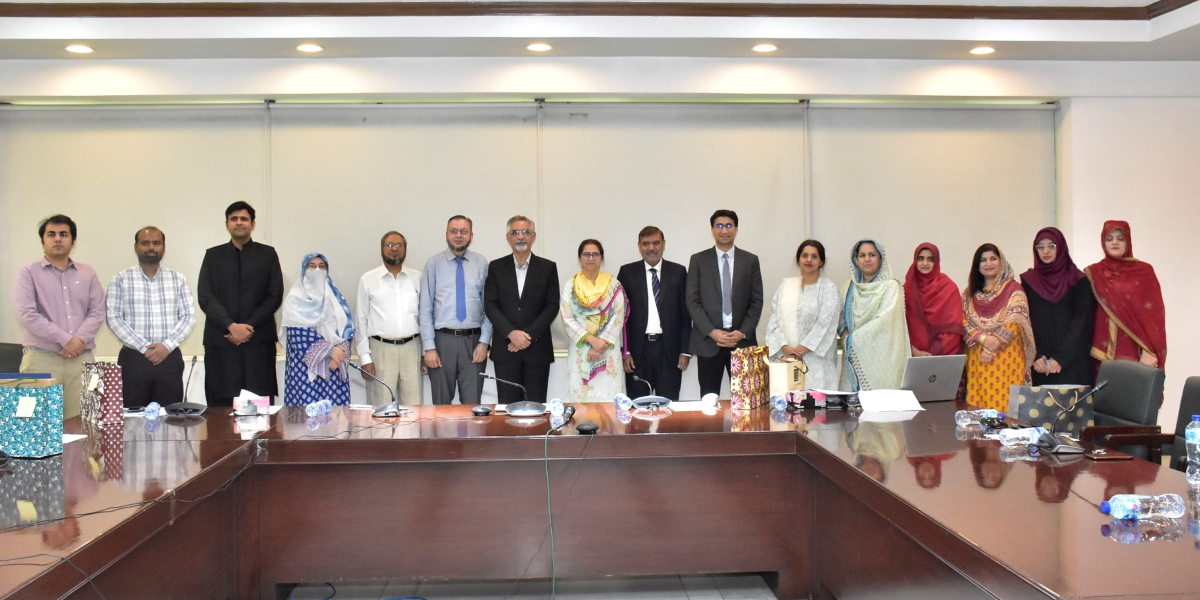 Pakistani Higher Education Institutes (HEIs) sign partnership agreements with UNESCO’s Centre for the futures of higher education at the IIOE National Centre, UET Lahore