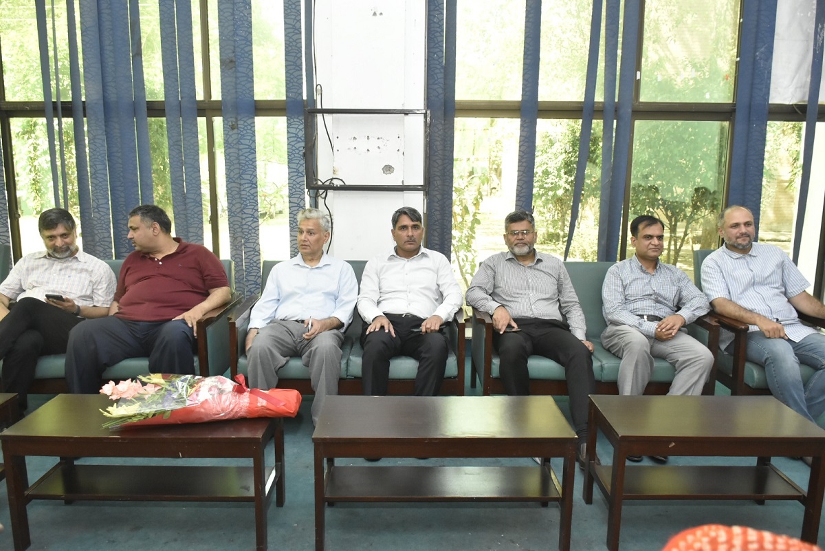 UET’s Foreign Students Receive Hospitality from Administration ...